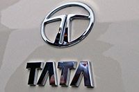 Крышка, радиатор TATA 2996-23-921